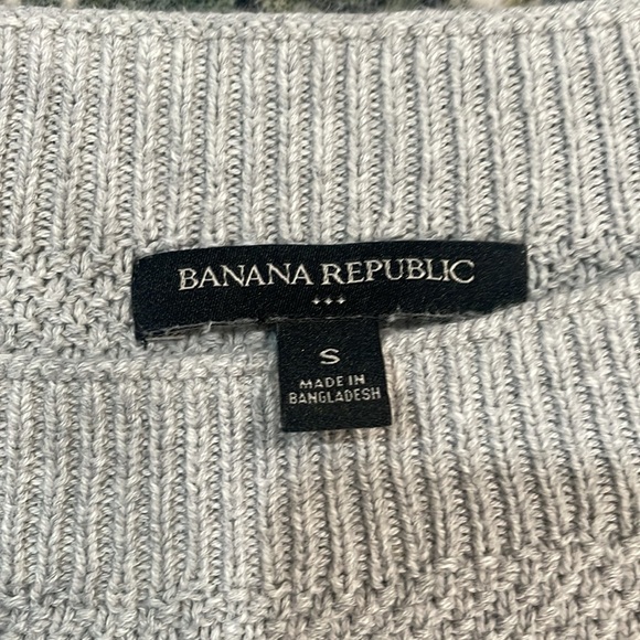 Banana Republic Women’s Crew Neck Sweater (Size SM) - Picture 2 of 3